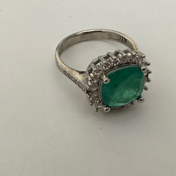 925 Silver set green and clear cz stones - Picture 9 of 9